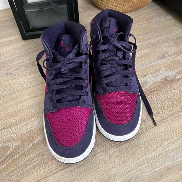Jordan 1 Retro High Kids True Berry/Purple Dynasty/White big kid size 4 - Picture 2 of 3